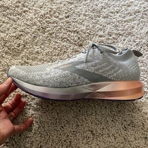 Brooks Levitate 3 size 10.5